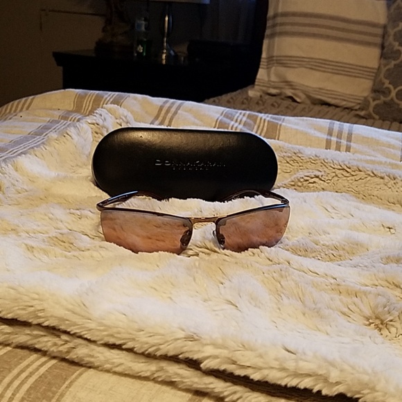 Sunnies - Picture 1 of 2